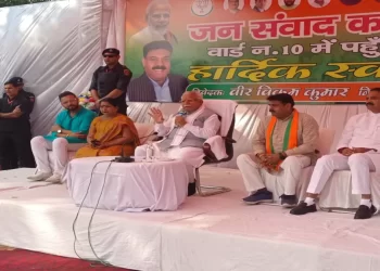 झटपट CM मनोहर ने निपटाई लोगों की समस्या, जमीनी मामलों को लेकर बनाई कमेटी; बुजुर्गों को सौंपा बुढ़ापा पेंशन प्रमाण पत्र
