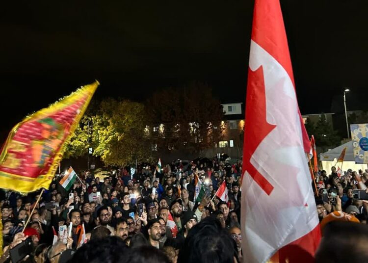 खालिस्तानियों के खिलाफ कनाडा में एकजुट हुए हिंदू, मंदिर में हमले के बाद निकाली विशाल रैली