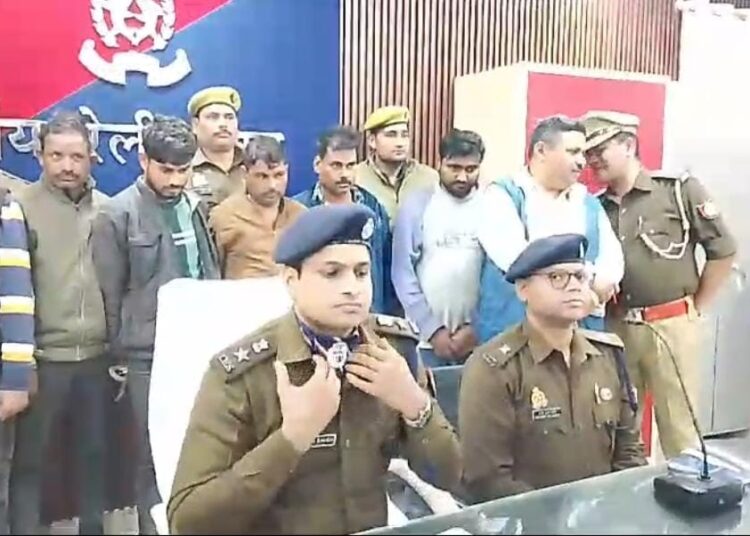 ड्राइवर को बंधक बनाकर कर लूटने वाले आठ अभियुक्त हुए गिरफ्तार