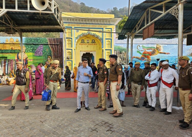 डीएम व एसपी ने मेला क्षेत्र का भ्रमण कर संबंधितों को दिए सख्त निर्देश