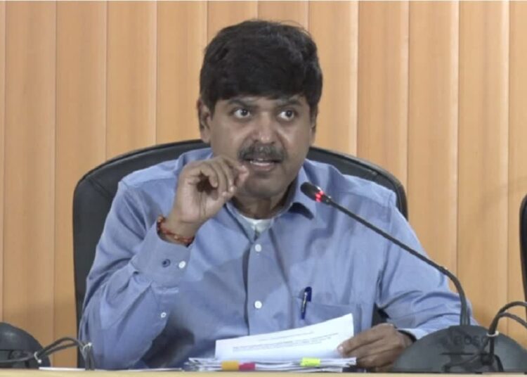 उत्तराखंड के प्रमुख सचिव बनाए गए मीनाक्षी सुंदरम, 2001 बैच के IAS अधिकारी को मिला प्रमोशन का तोहफा