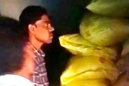 बेमेतरा-में-अवैध-उर्वरक-भंडारण-पर-बड़ी-कार्रवाई,-275-बोरी-यूरिया-जब्त;-किसानों-के-अधिकारों-की-रक्षा-के-लिए-राज्य-सरकार-सजग