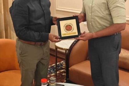 भारत-सरकार-के-पर्यटन-मंत्रालय-के-अतिरिक्त-सचिव-एवं-महानिदेशक-सुमन-बिल्ला-का-रायपुर-एयरपोर्ट-पर-हुआ-आत्मीय-स्वागत