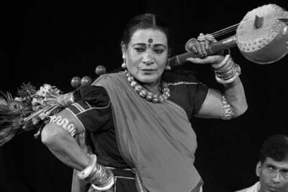 लोककला-की-अमर-स्वर-सरिता-को-राजकीय-सम्मान:-पद्म-विभूषण-तीजन-बाई-को-अश्रुपूरित-विदाई