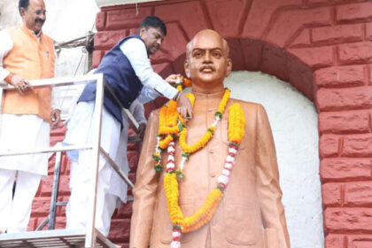 डॉ.-श्यामा-प्रसाद-मुखर्जी-की-जयंती-पर-वन-मंत्री-कश्यप-ने-अर्पित-की-पुष्पांजलि