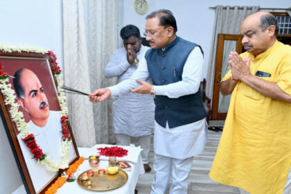 मुख्यमंत्री-विष्णुदेव-साय-ने-डॉ.-श्यामा-प्रसाद-मुखर्जी-की-125वीं-जयंती-पर-उन्हें-किया-नमन