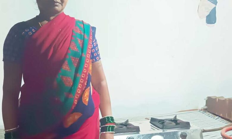 प्रधानमंत्री-आवास-योजना-ने-बदली-सोमारी-बाई-की-जिंदगी