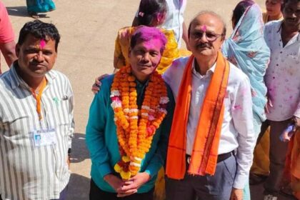 ‘जिसे-कभी-देखा-नहीं,-उसने-मुझे-पिता-बना-लिया’,-राजनांदगांव-में-एक-वोट-से-जीते-पार्षद-पर-नया-विवाद