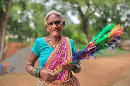महतारी-वंदन-योजना-से-मिली-आर्थिक-संबल-की-राशि,-बस्तर-की-परंपरा-और-महिलाओं-की-आत्मनिर्भरता-को-मिल-रही-नई-ताकत