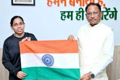 मुख्यमंत्री-विष्णुदेव-साय-ने-माउंट-एवरेस्ट-फतह-करने-वाली-पर्वतारोही-अमिता-श्रीवास-को-दी-बधाई