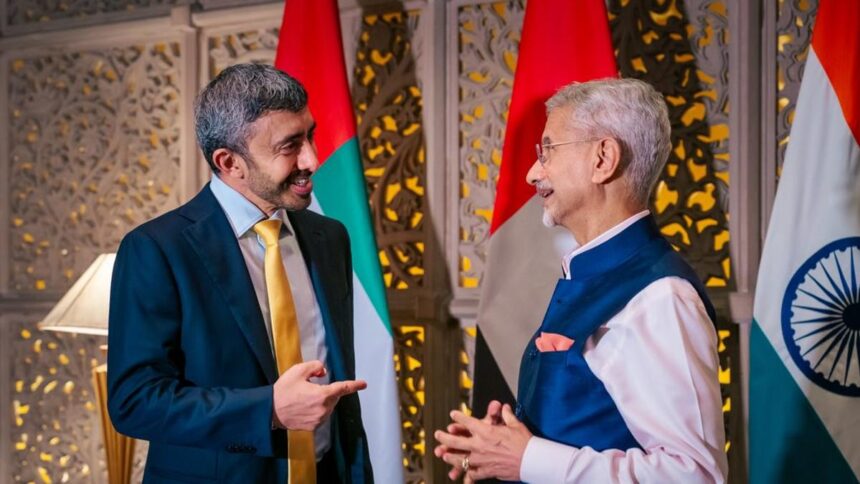 जयशंकर ने मुंबई में UAE के विदेश मंत्री अल नाहयान का स्वागत किया